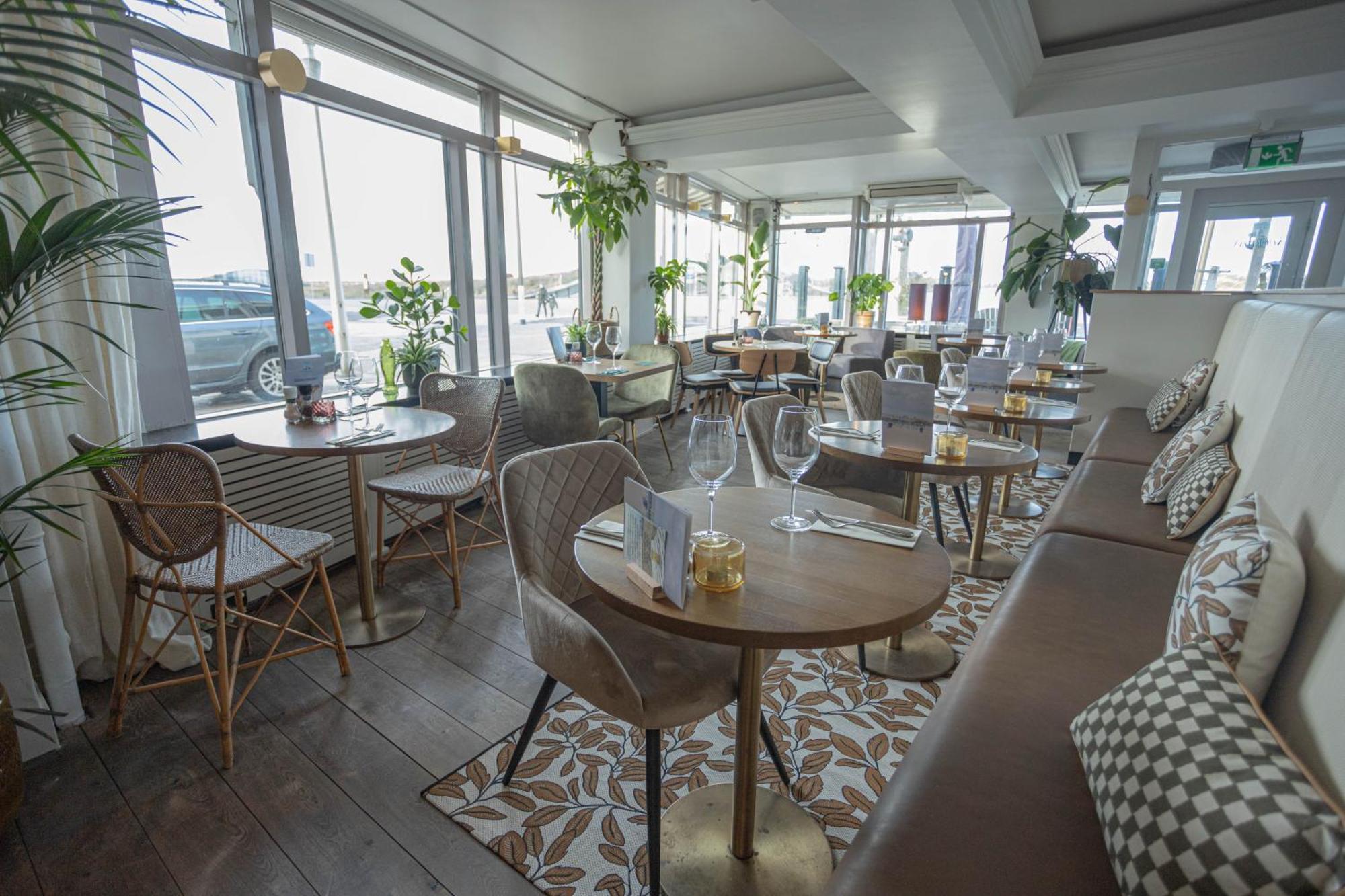 Aparthotel Hotel Steeds Aan Zee 4*
